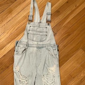 Carmar distressed light-wash denim overalls size medium